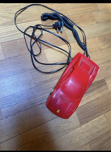 Telefono fisso vintage rosso
